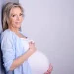 schwangere 40-jährige Frau